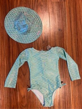 The original Flap Happy girls mermaid Swimsuit and hat 4 4t